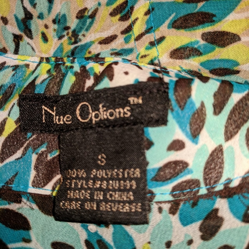 3/$30🌻Nue Options Ruffle Top - Picture 4 of 5